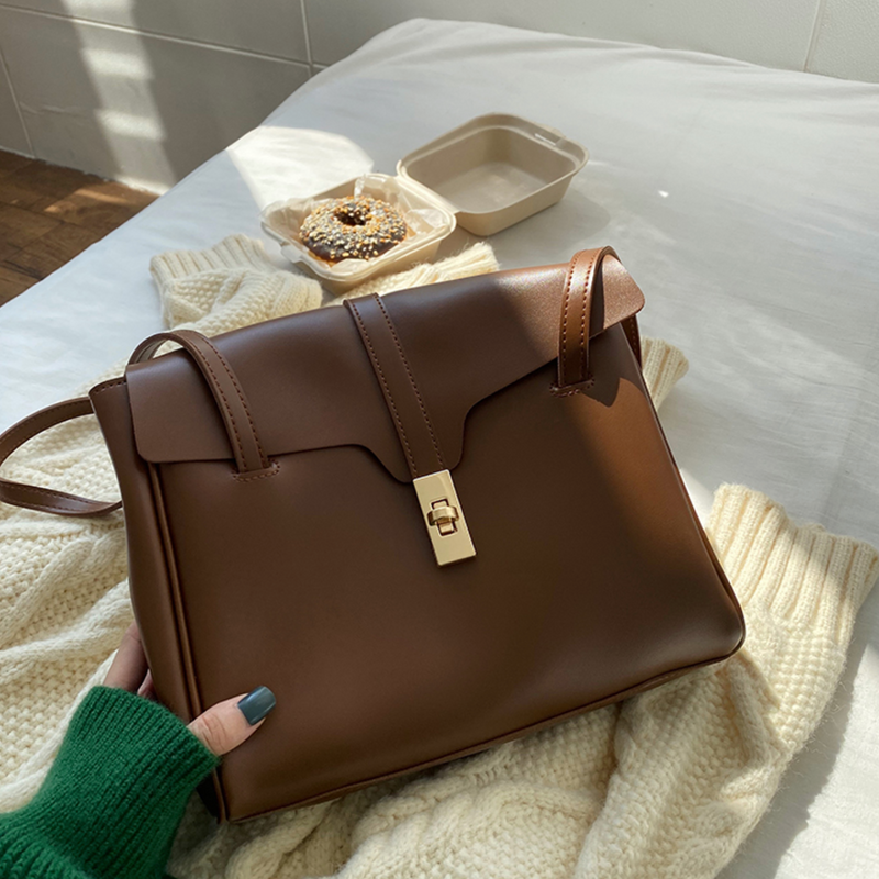 square one shoulder hand bag