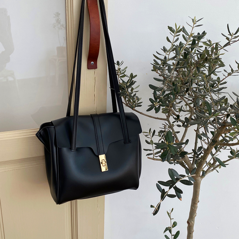 square one shoulder hand bag