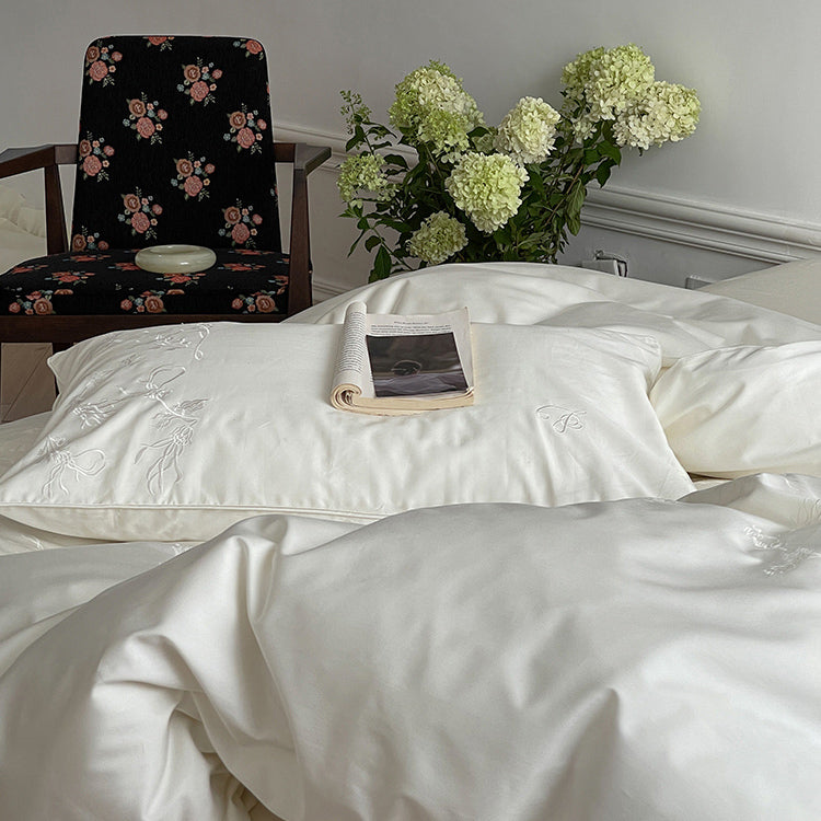 white floral embroidery bedlinen set