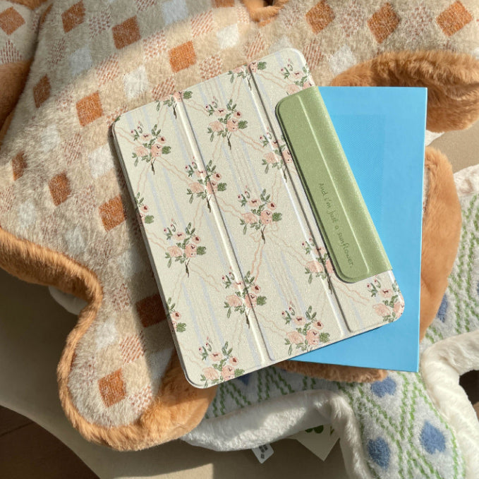 retro flower iPad case