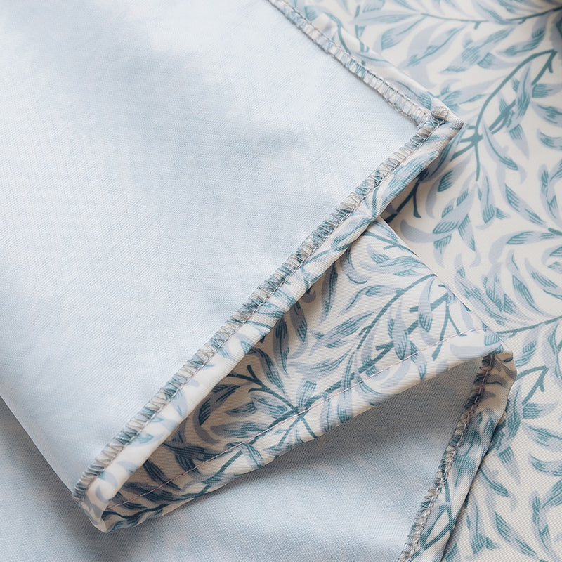 retro blue leaf table cover