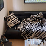 2color crooked border blanket