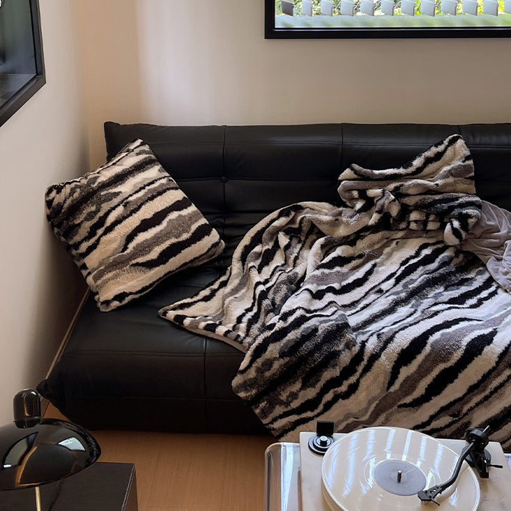 2color crooked border blanket
