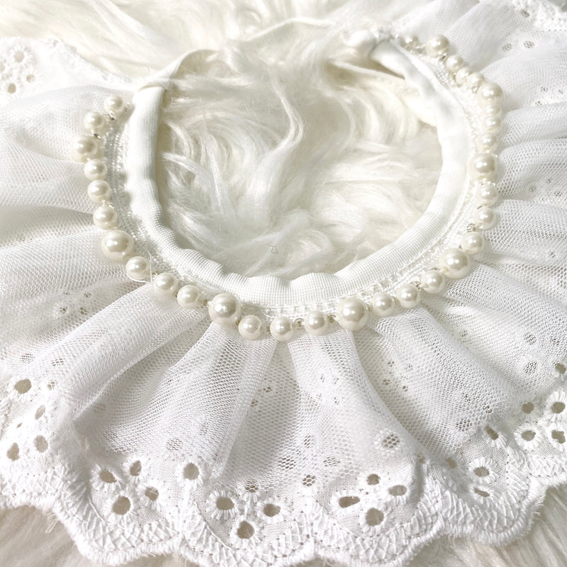 white lace neckwear